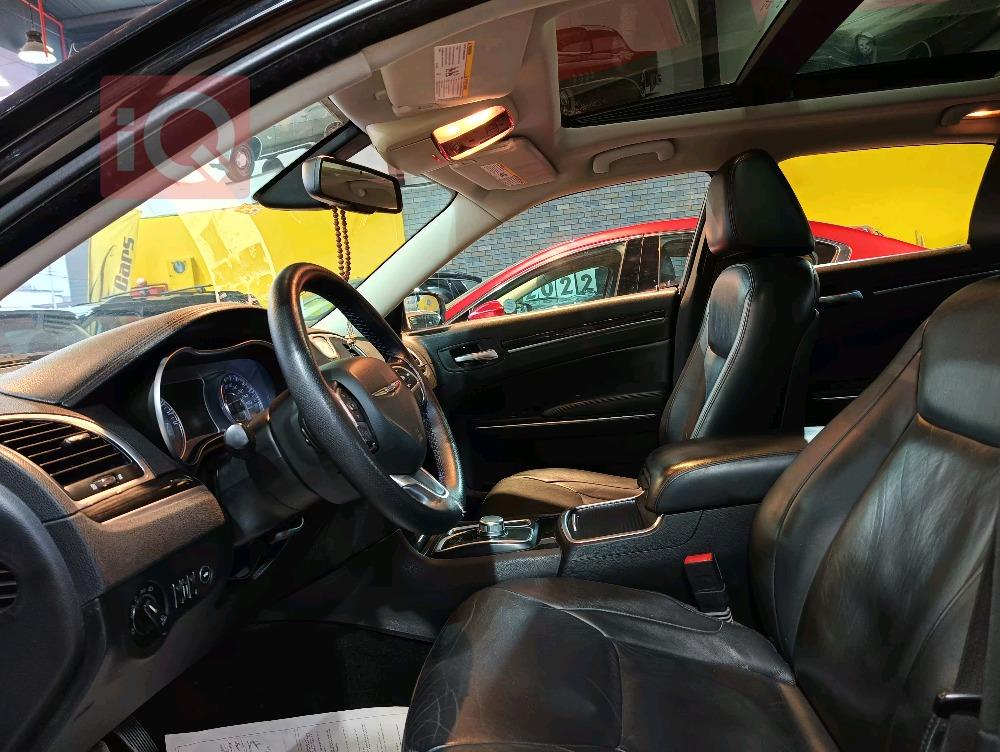 کرایسلەر 300